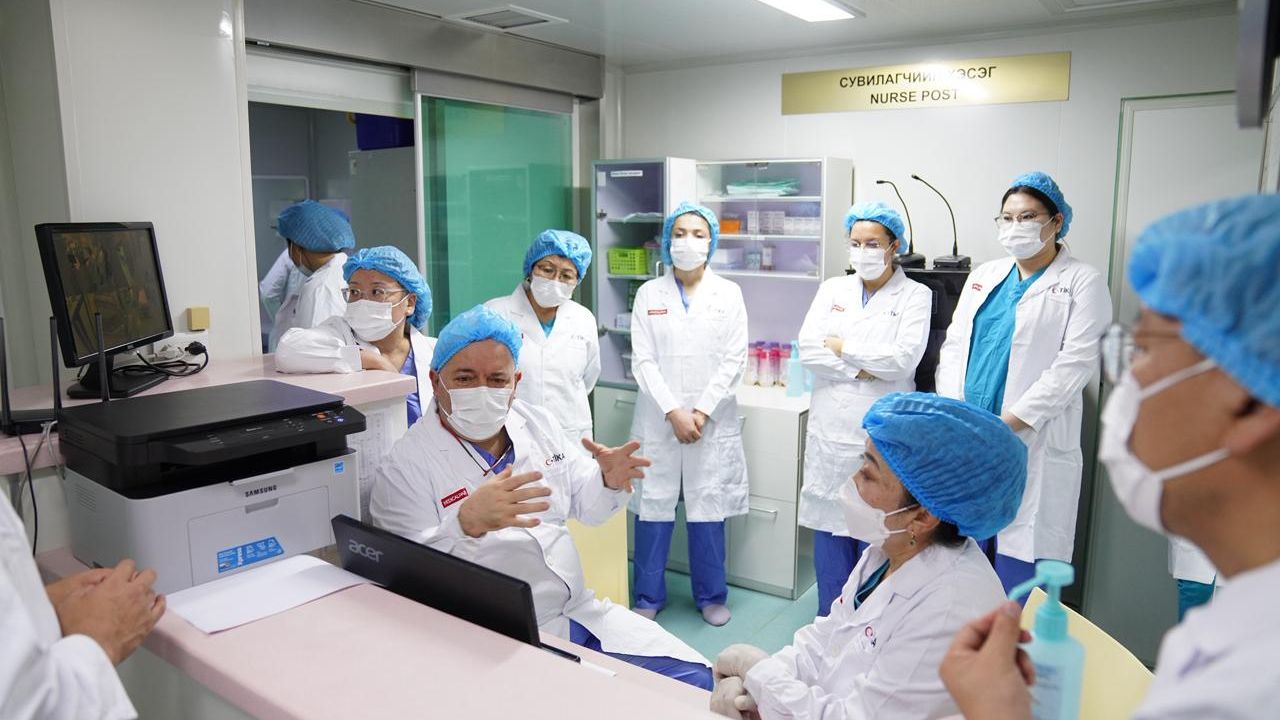 Türk ve Moğol hekimler Moğolistan'daki ilk çocuk kemik iliği naklini gerçekleştirdi