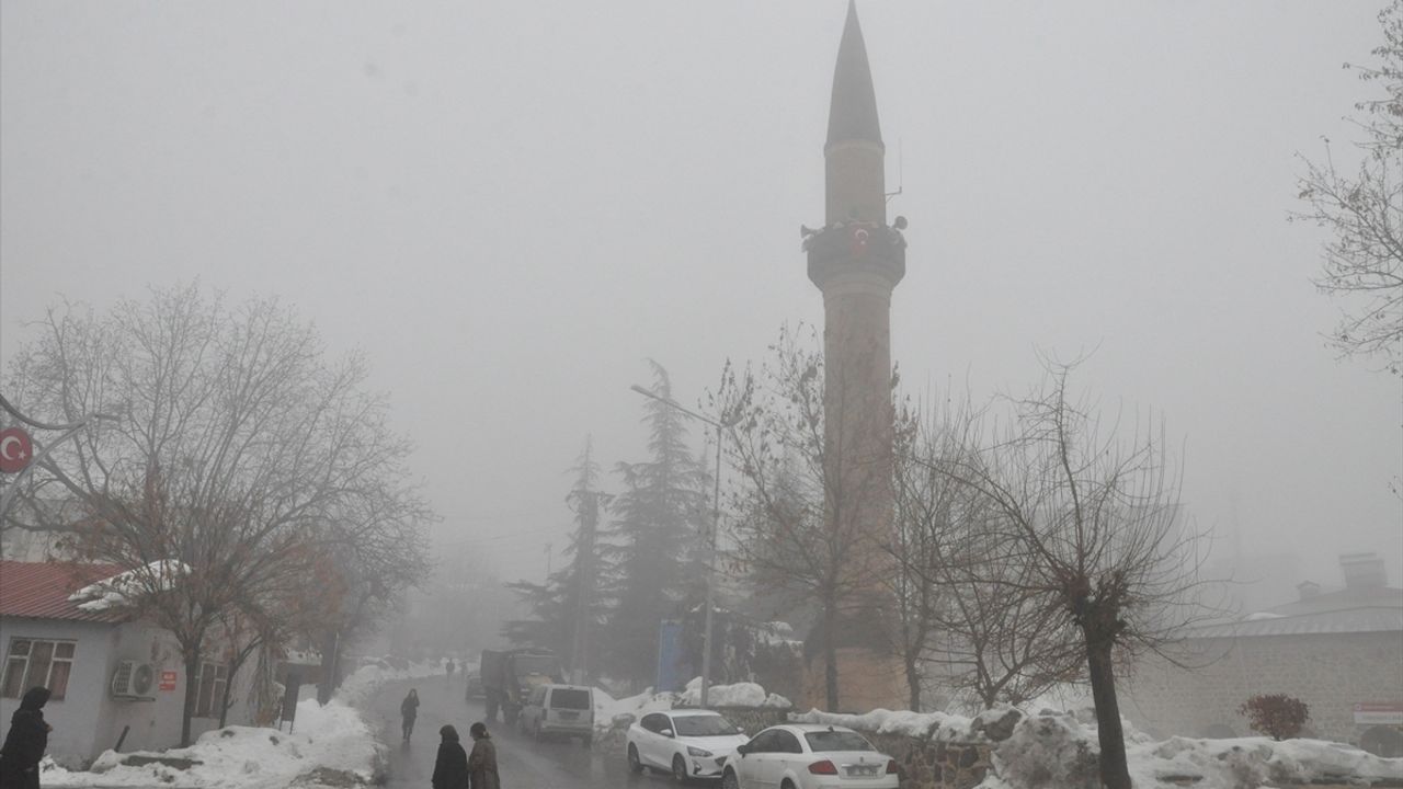Van, Hakkari, Muş ve Bitlis'te 82 yerleşim yerine ulaşım sağlanamıyor