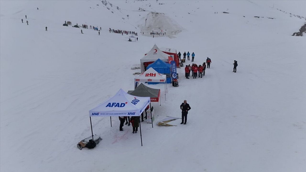 Bitlis'te çığda arama kurtarma tatbikatı düzenlendi