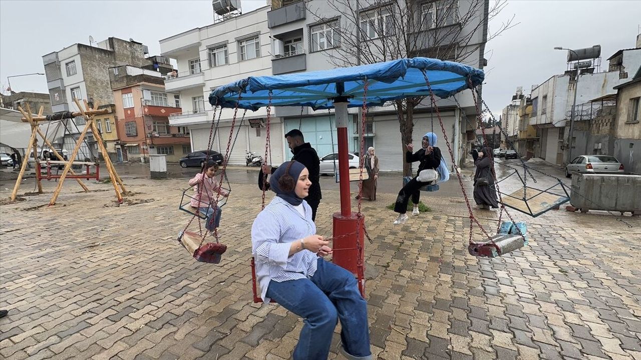 Kilis'te çocuklar 'bayram yeri'nde gönüllerince eğlendi