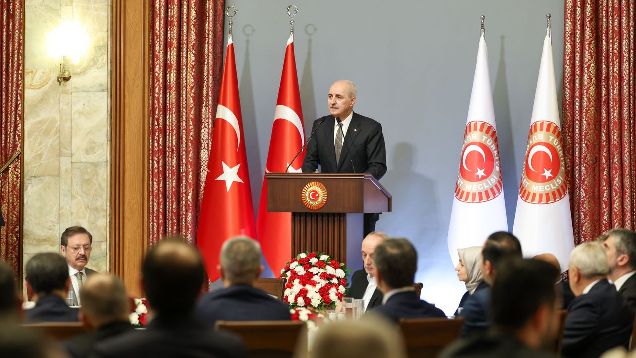 TBMM Başkanı Kurtulmuş, Meclis'te sivil toplum kuruluşlarının temsilcileriyle iftarda bir araya geldi: