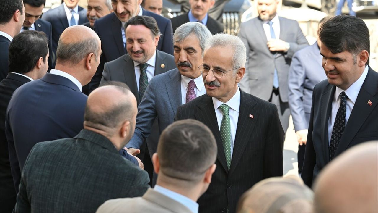 Ulaştırma ve Altyapı Bakanı Uraloğlu, Kilis'te temaslarda bulundu