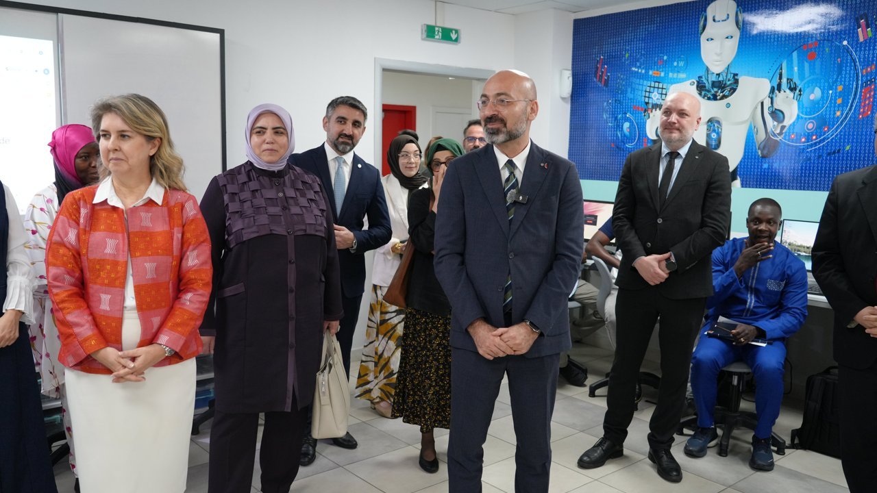 Türkiye Maarif Vakfı, Fildişi Sahili'nde Afrika Eğitim Teknolojileri Çalıştayı düzenledi