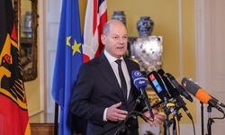 Scholz: Ukrayna, Barış Döneminde de Güçlü Bir Orduya Sahip Olmalı