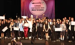 Liseli gençler müzik yeteneklerini sergiledi