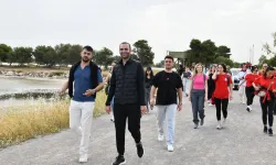 İzmir Çiğli’de gençlik Atatürk için yürüdü