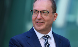 Dobrindt: "Sınırlar kapanmayacak ama kontroller sıkılaştırılacak"