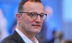 Jens Spahn, CDU/CSU Parlamento Grubu'nun Yeni Lideri Seçildi