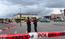 Hamburg Merkez İstasyonu’ndaki Bıçaklı Saldırıda 18 Yaralı