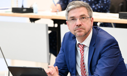 Potsdam’da Belediye Başkanı Schubert Halk Oylamasıyla Görevden Alındı