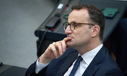 Spahn Maske Skandalında Kendinden Emin