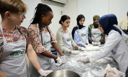 Dünyanın gençleri Türk kültürünü SAMEK ile tanıdı