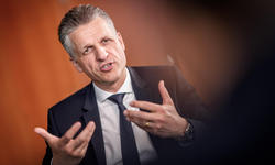 Frei: Kamu Borcunun Kalıcı Artışı Almanya İçin Tehlikeli