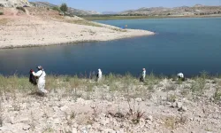 Altınapa Baraj Gölü çevresinde temizlik çalışması yaptı