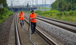 Düsseldorf-Duisburg Demiryolu Hattı Felç Oldu