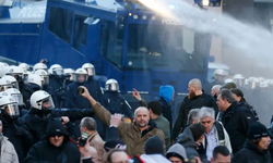 Köln’de Savaş Karşıtı Protesto Çatışmaya Dönüştü