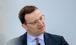 Almanya'da emeklilik yaşının yükseltilmesi tartışılıyor