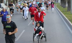 Karşıyaka’da 1500 kişi Ata’dan Ana’ya koştu!