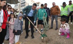 Çiğli’de 400 Fidan Toprakla Buluştu: “Çiğli’ye Nefes Olalım”