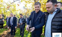 Başkan Tugay Beydağ’da kestane üreticileri ile bir araya geldi