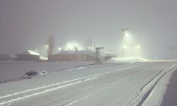 Ağrı'da kar ulaşımı aksatıyor