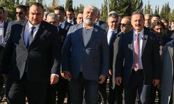 Anahtar Parti Genel Başkanı Ağıralioğlu, Adıyaman'da Deprem Şehitliği'ni ziyaret etti