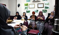 Bilecikli kadınlar günün stresini kurdukları kahvehanede atıyor