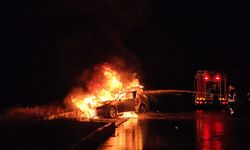 Çorum'da yanan otomobil kullanılamaz hale geldi