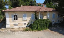 Demirci'nin halıcılık geleneği 120 yıllık okulda yaşatılacak