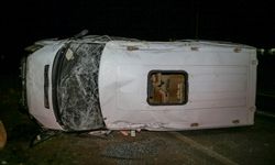 Diyarbakır'da inşaat işçilerini taşıyan minibüsün devrildiği kazada 16 kişi yaralandı