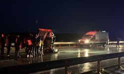 Edirne'de trafik kazasında traktörde sıkışan sürücü itfaiye ekiplerince kurtarıldı