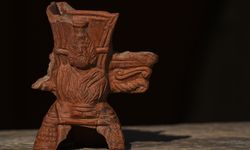 Efes'te Mısır tanrısı Serapis tasvirli tütsü kabı bulundu