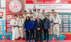 Erkekler Judo Süper Lig'de Kocaeli Büyükşehir Belediye Kağıtspor şampiyon oldu