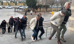 GÜNCELLEME - Uşak'ta tefecilik operasyonunda yakalanan 5 kişiden 3'ü tutuklandı