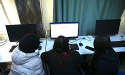 Hatay'da gazete çıkaran liseliler mürekkep kokusunu okul sıralarında deneyimliyor