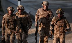 Jandarma komandolar, İzmir'de gerçekleştirilen 'Savaşçı Yarışması'nda mücadele ediyor