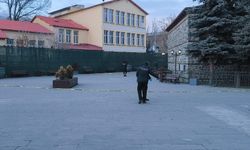 Kars'ta iki grup arasında çıkan bıçaklı kavgada 2'si ağır 7 kişi yaralandı