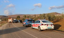 Kilis'te hafif ticari araç ile otomobilin çarpıştığı kazada 3 kişi yaralandı