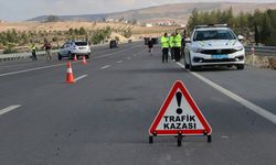 Kilis'te minibüs ile otomobilin çarpıştığı kazada 3 kişi yaralandı