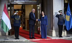 Kosova AB'nin uyguladığı cezai tedbirlerin kaldırılması için Macaristan'dan destek talep etti