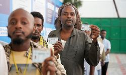 Mogadişu'da seçmenler 56 yıl sonra yerel seçimler için sandık başında