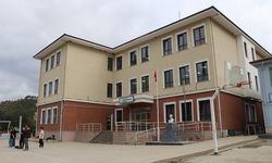 Ortaokulun yazarlık atölyesi öğrencileri 3. kitabı çıkarmaya hazırlanıyor