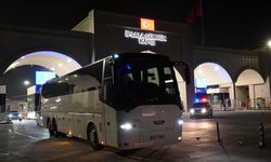 Samsunspor'la karşılaşacak AEK'nin taraftarları Türkiye'ye geldi