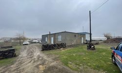 Şanlıurfa'da bir kişi, eşini ve oğlunu öldürdü