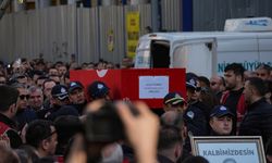 Şehzadeler Belediye Başkanı Durbay için belediye önünde tören düzenlendi