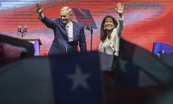 Şili'de devlet başkanı seçimini 16 puan farkla aşırı sağın adayı kazandı