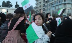 Suriye'nin çeşitli illerinde milyonlarca kişi Hürriyet Günü'nü coşkuyla kutladı