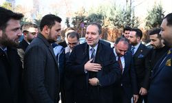 Yeniden Refah Partisi Genel Başkanı Erbakan, İl Başkanları Toplantısı öncesi açıklamalarda bulundu