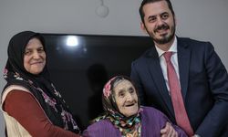 121 yaşındaki Saadet Al, Cumhurbaşkanı Erdoğan'ı izlemek için odasına istediği televizyona kavuştu