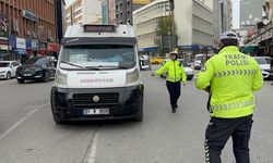 Adana'da trafikteki ihlalleri sivil ekiplerce belirlenen 28 sürücüye para cezası kesildi